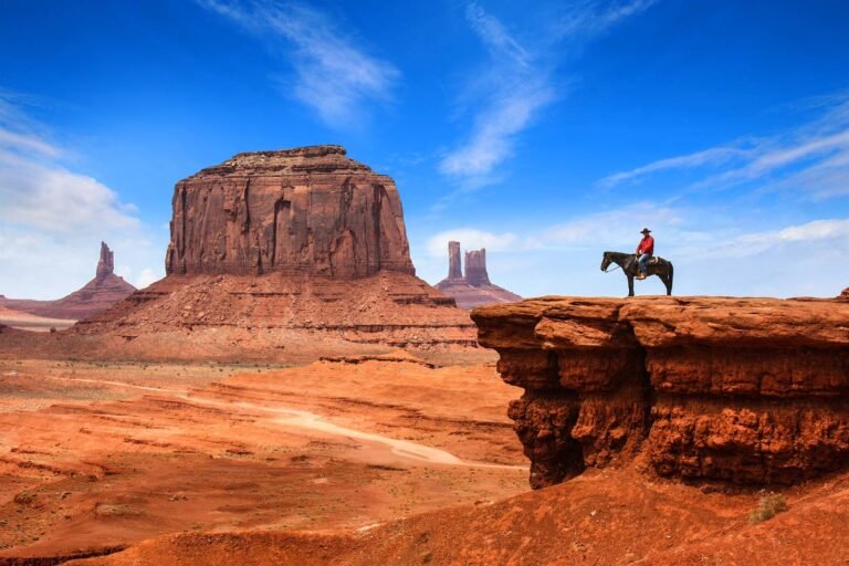 How To Visit Monument Valley in 2024: Your Ultimate Guide How To Visit Monument Valley in 2024: Your Ultimate Guide