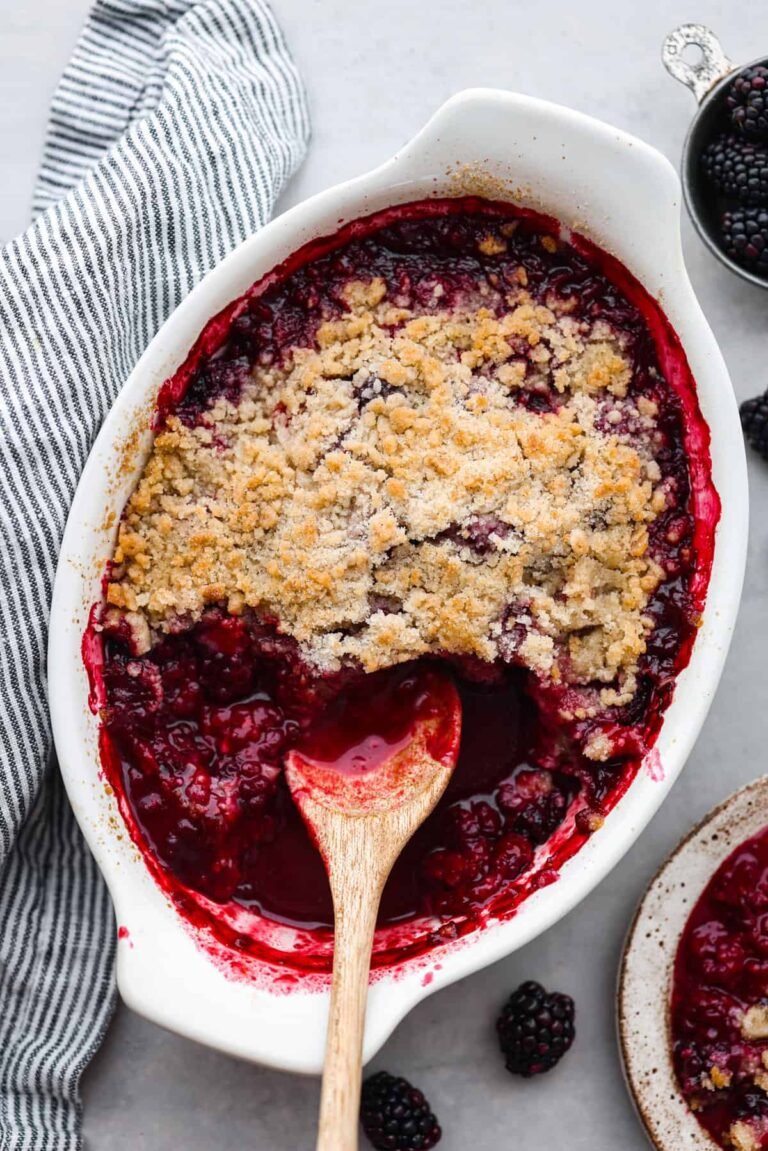 Blackberry Crumble | The Recipe Critic