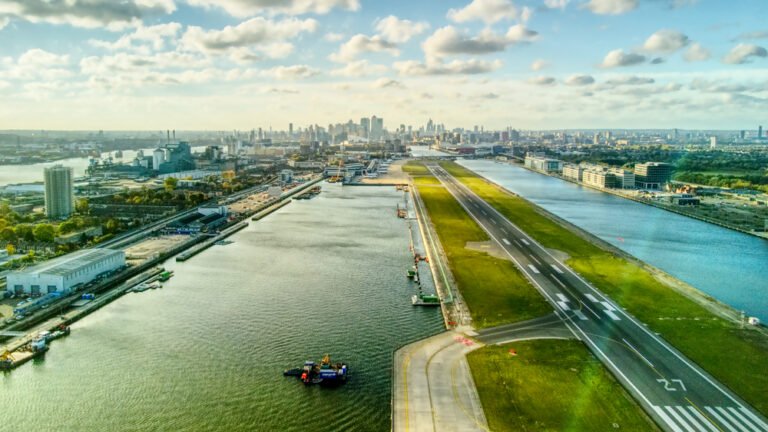London City Airport contributes over £250k in local community work in the past year London City Airport contributes over £250k in local community work in the past year