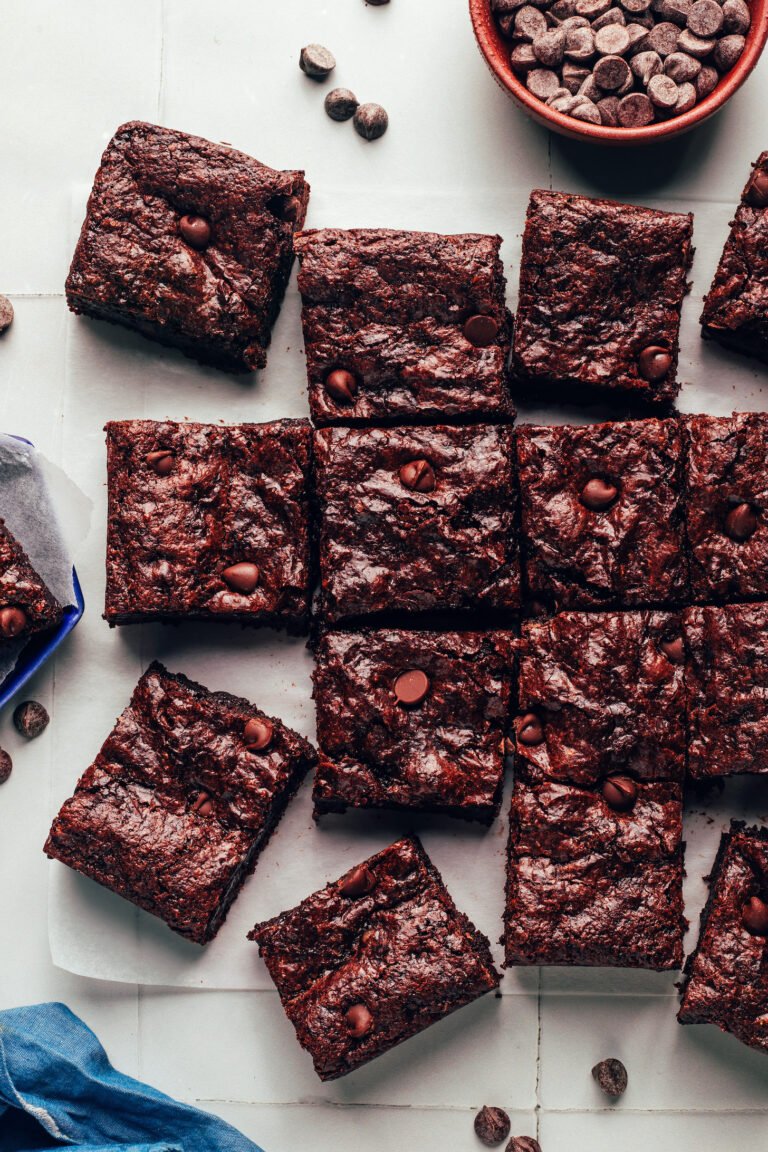 Fudgy Crackly Top Brownies (Vegan + GF) Fudgy Crackly Top Brownies (Vegan + GF)
