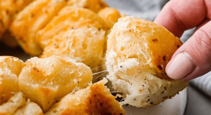 Garlic Parmesan Pull-Apart Bread Recipe