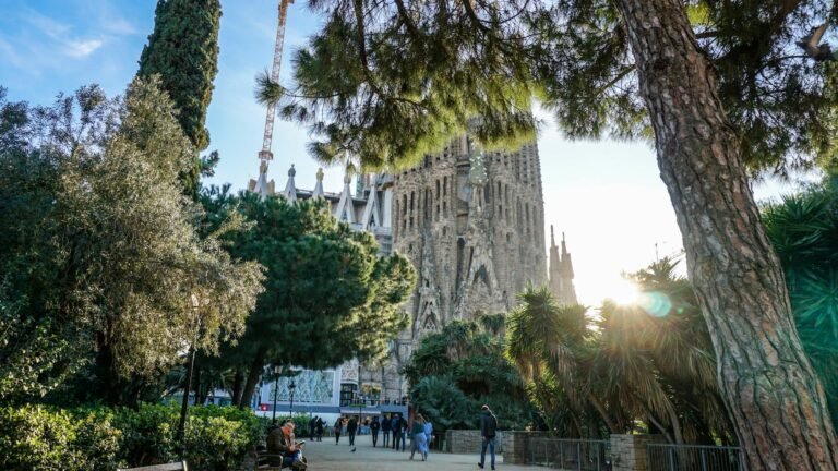 Barcelona bids farewell to decade-old slogan: Embraces new campaign amidst anti-tourism backlash