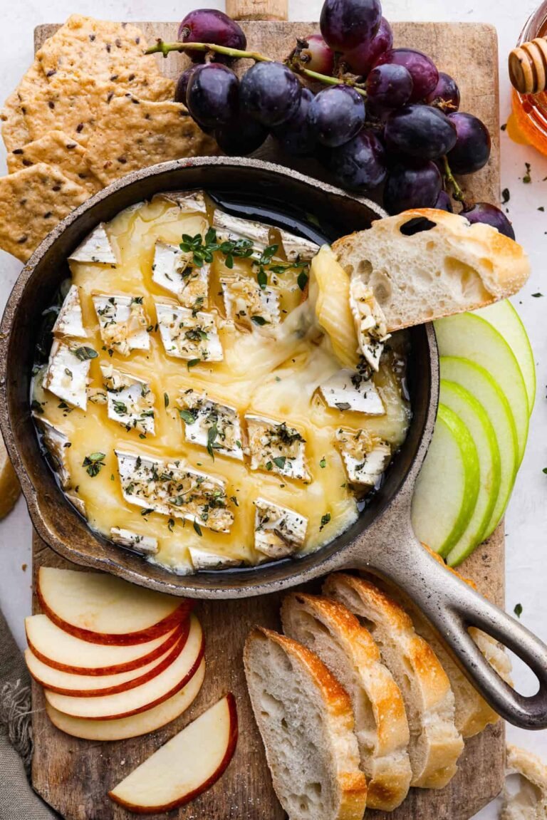 Baked Brie | The Recipe Critic