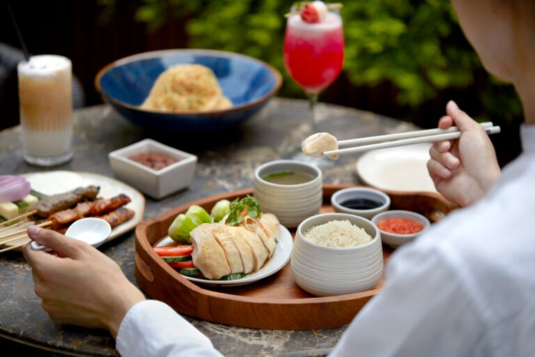 Raffles Hotel Singapore presents a deliciously new menu at Raffles Courtyard Raffles Hotel Singapore presents a deliciously new menu at Raffles Courtyard