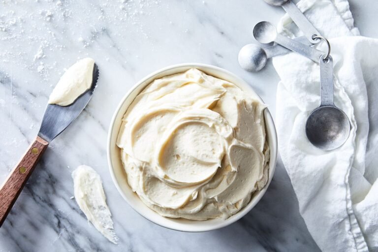 How to Fix Split Cream Cheese Frosting (Plus 3 Tips!)