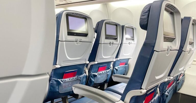 The Best Economy Seat To Book For A Long-Haul Flight The Best Economy Seat To Book For A Long-Haul Flight