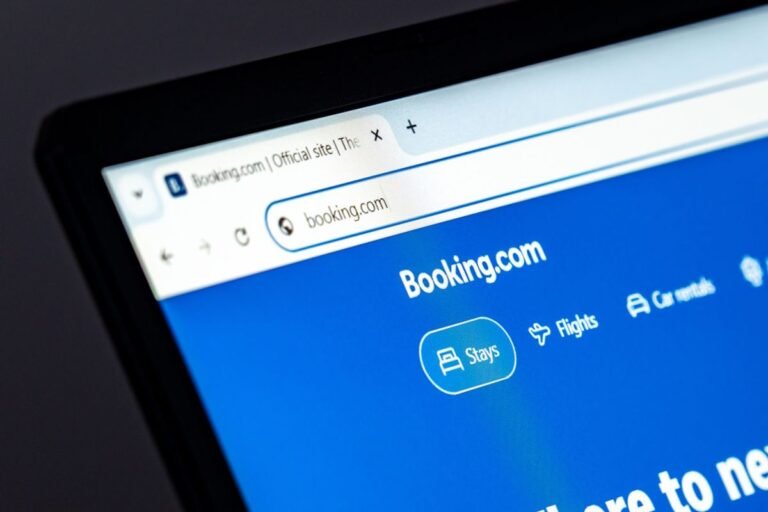 Swiss regulator orders Booking.com to cut commission rates 25%
