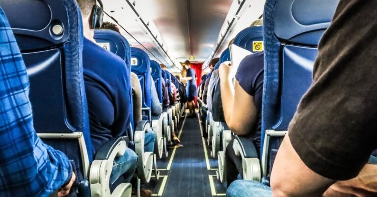 A Definitive Guide To Airplane Seat Etiquette A Definitive Guide To Airplane Seat Etiquette