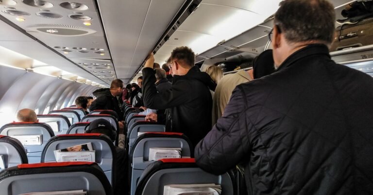 Aisle Lice Etiquette Explained | HuffPost Life