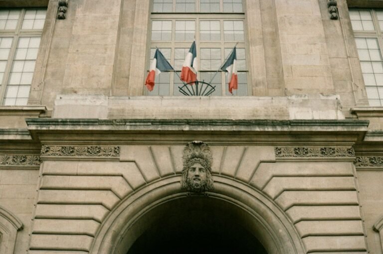 Paris Goes Back to School: The Case for Month-Long Vacations Paris Goes Back to School: The Case for Month-Long Vacations