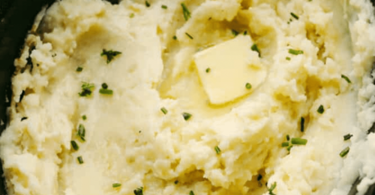 Creamy and Delicious Crockpot Mashed Potatoes