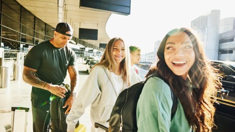 You’re Probably Doing The ‘American Lean’ — And It’s A Dead Giveaway You’re A Tourist Abroad You’re Probably Doing The ‘American Lean’ — And It’s A Dead Giveaway You’re A Tourist Abroad