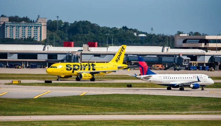 Low-cost carriers face turbulence as passengers trade cheap seats for reliability Low-cost carriers face turbulence as passengers trade cheap seats for reliability