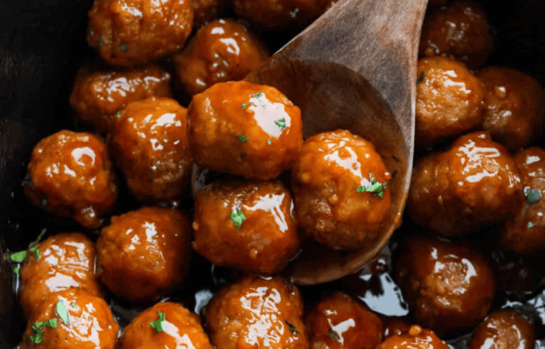 Slow Cooker Bourbon Meatballs (Easy Crockpot Recipe) Slow Cooker Bourbon Meatballs (Easy Crockpot Recipe)